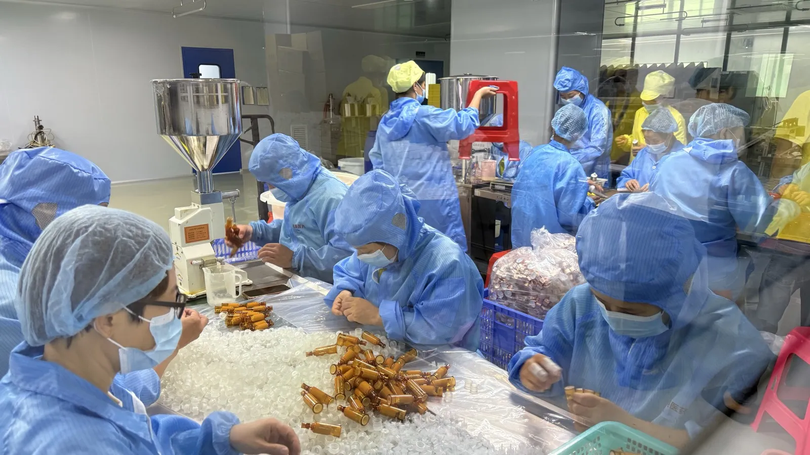 GZ Cosmetics Lab GMPC certified cosmetics production line - OEM manufacturing facility in Guangzhou